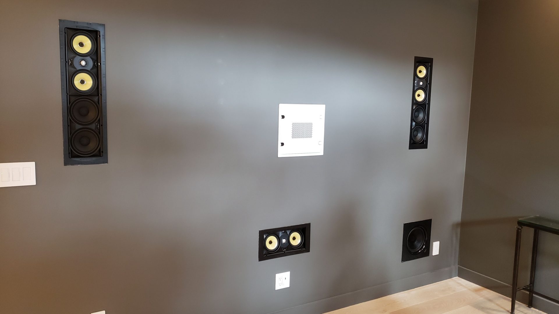 In Wall Speakers